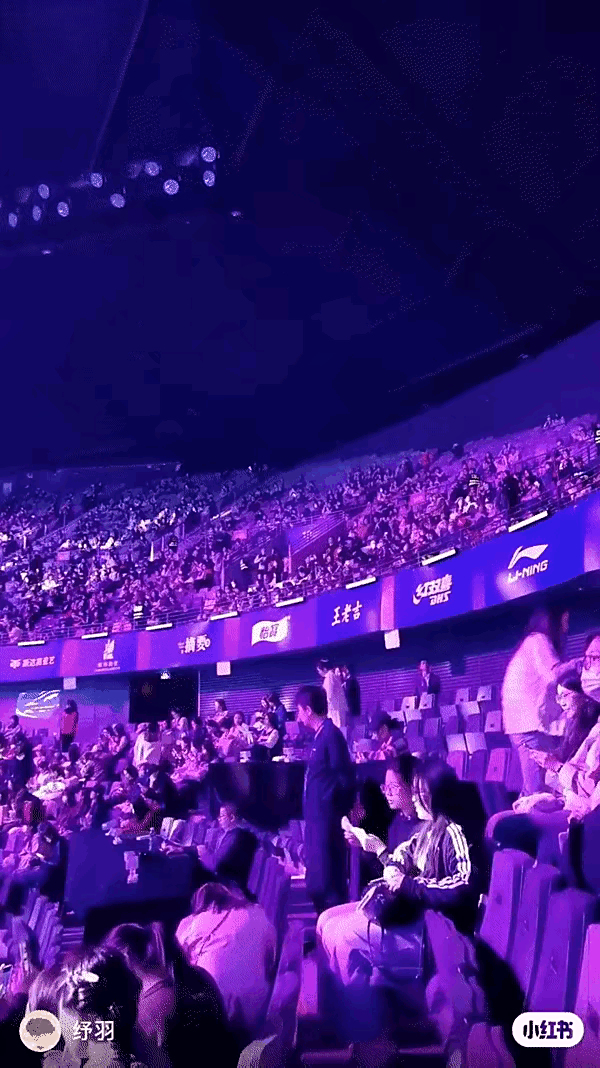 关于场面火爆!世界杯观众席沸腾不已的信息 关于场面火爆!世界杯观众席沸腾不已的信息