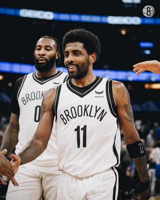 篮网鏖战山东队，欧文统治全场