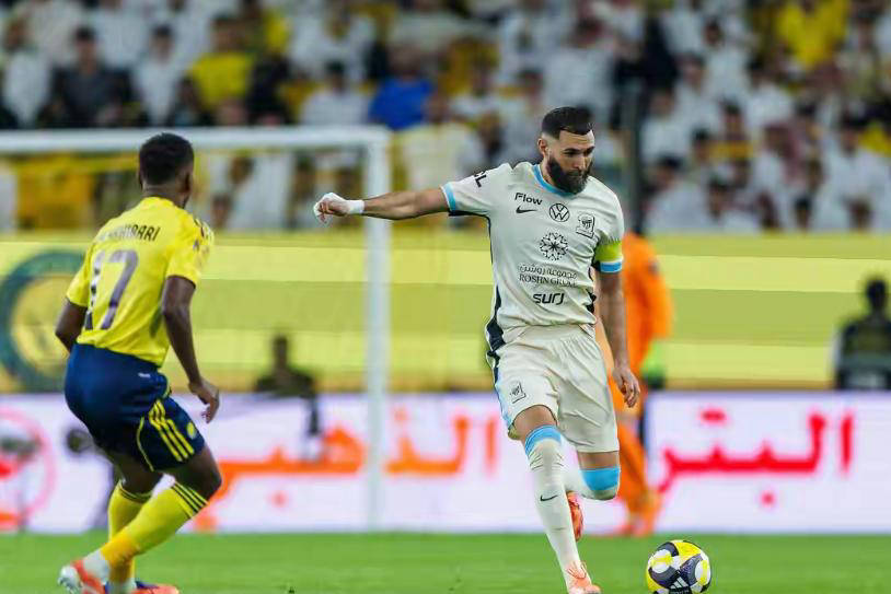 塞维利亚鏖战比利时，本泽马点燃赛场